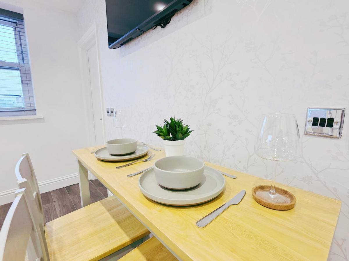 Cosy 1 Bed Home, Centre, Free Parking, Long & Short Apartment