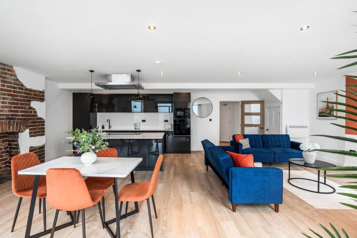 Kings Sea View - Sleeps 8 - Terrace Apartment