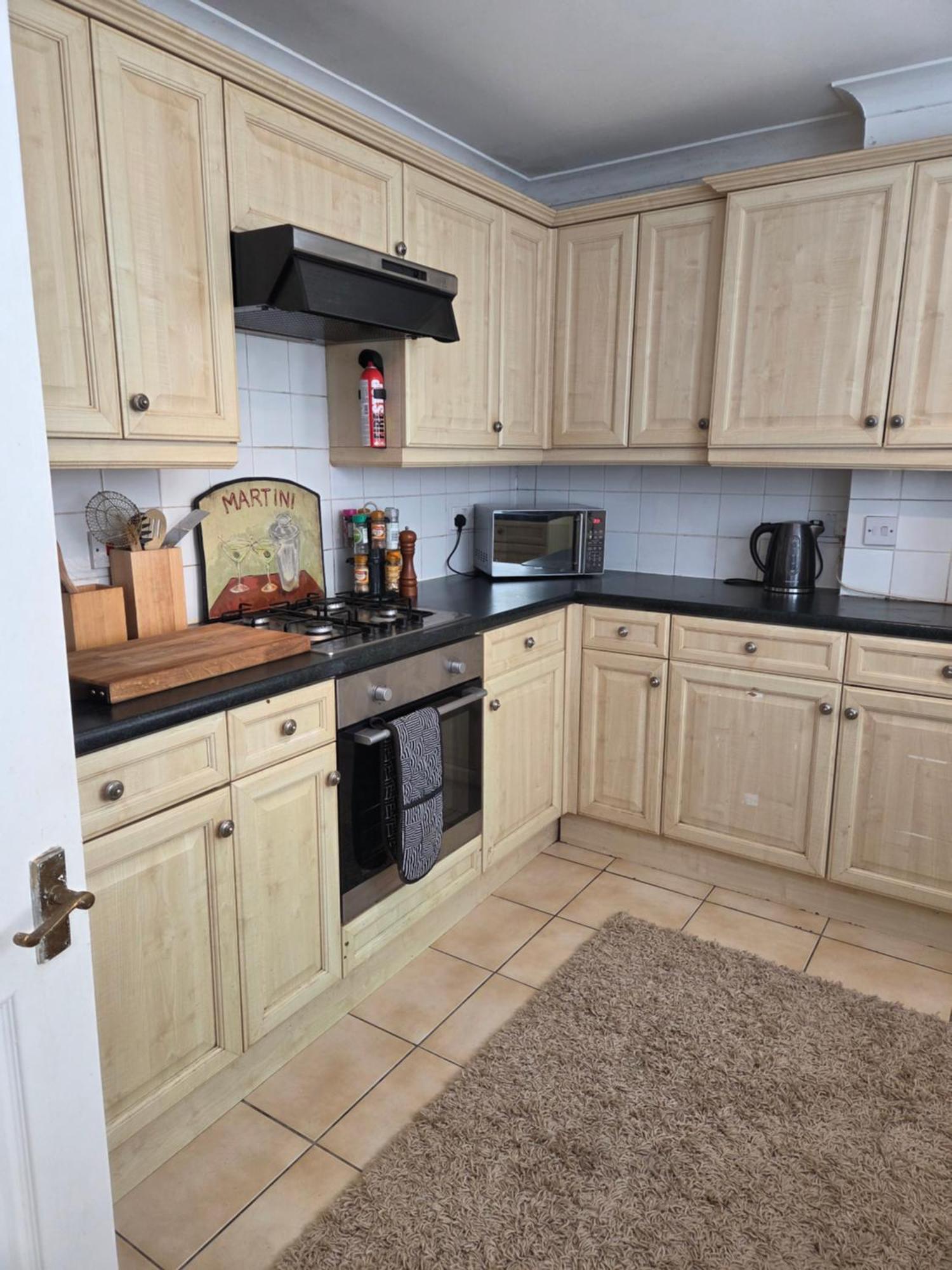 Beachfront 2-bedroom Garden Flat With Hot Tub, Sleeps 8 * Brighton