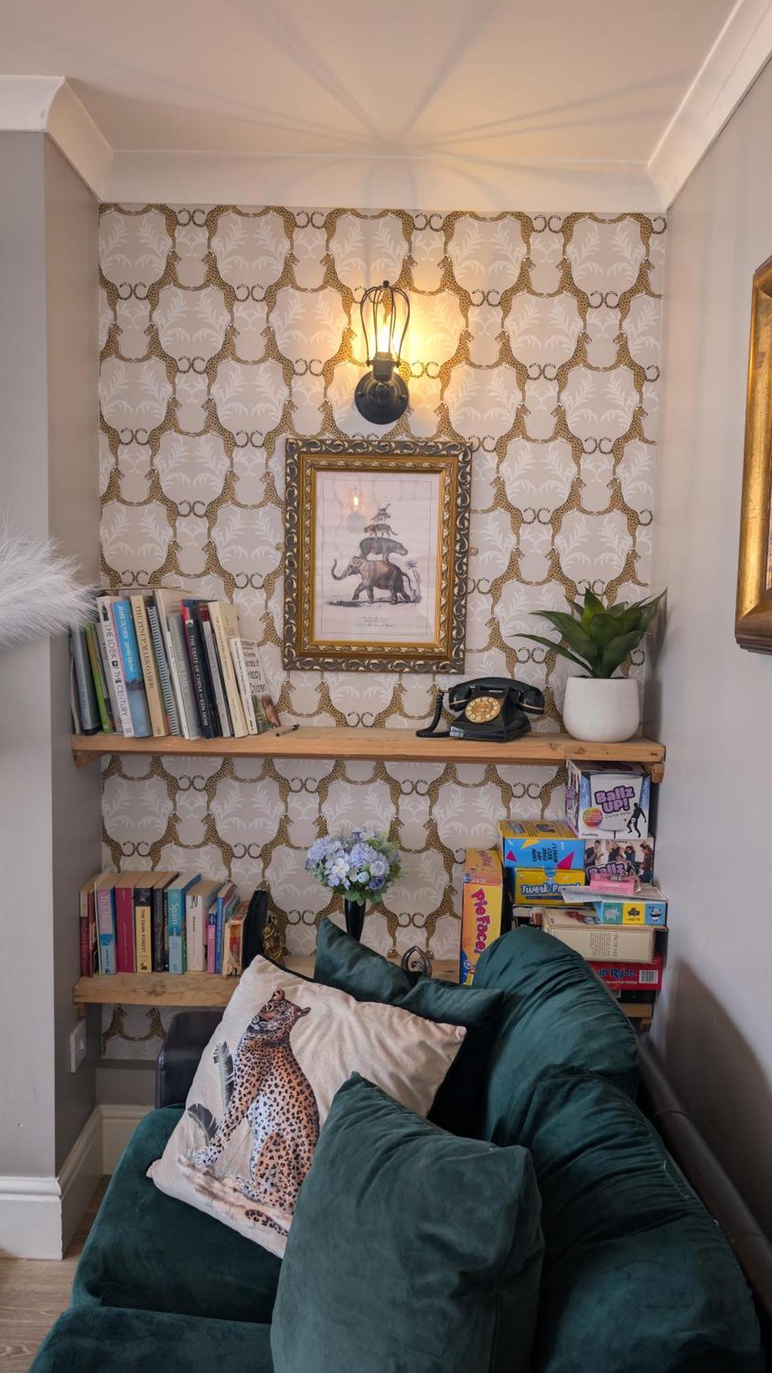 The Parlour With Hot Tub Holiday home *