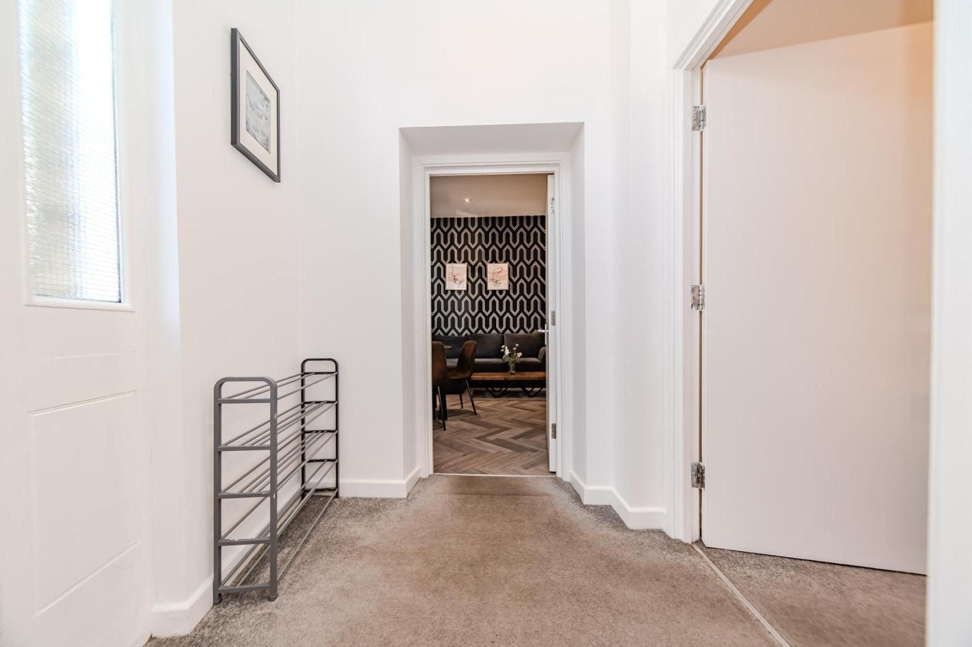 Modern Flat Near Centre Apartment