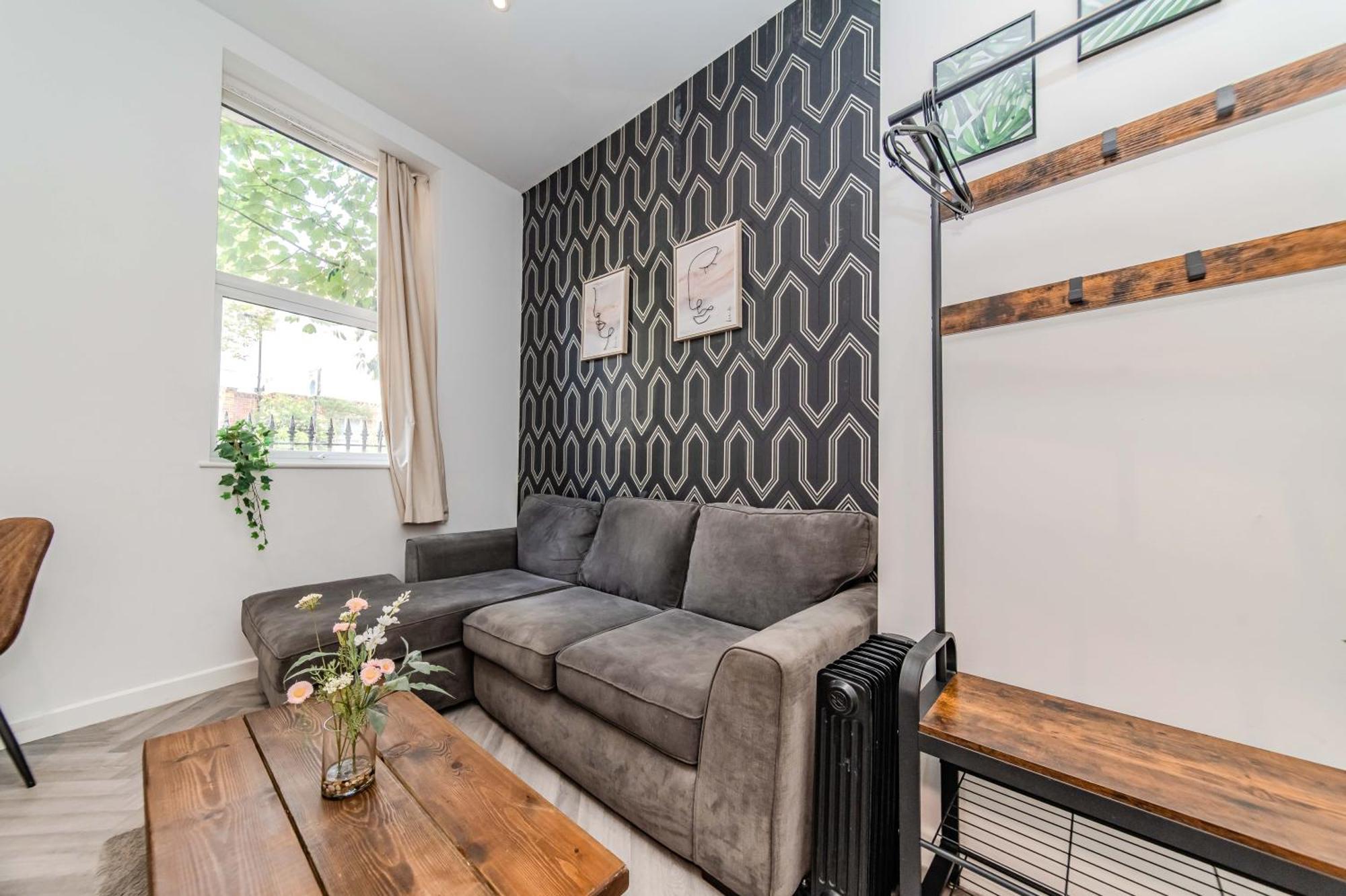 Modern Flat Near Centre *