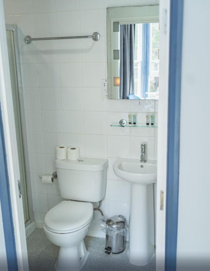 Avalon Guest house *