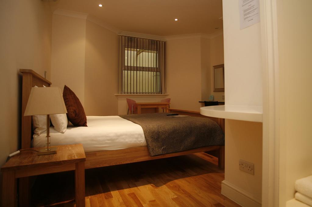 Topps - Brighton 4* Brighton