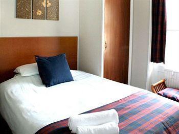 Starlings Guest house 4*