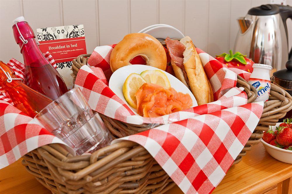 Strawberry Fields Guest house 3*