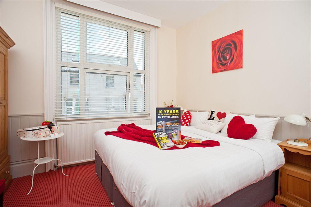 Strawberry Fields 3* Brighton