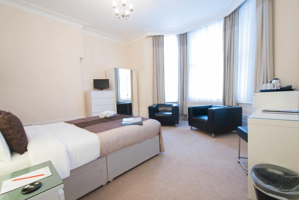 The Courtlands 3*