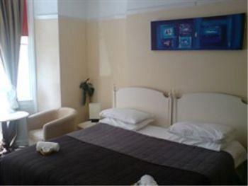 Hotel Happy 3*