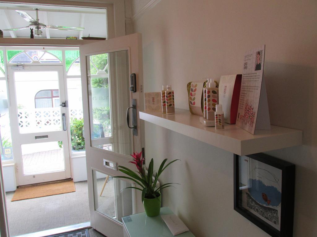 Guest house The White House 4*
