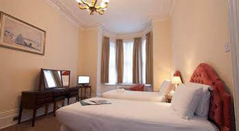 Hotel The Courtlands 3*