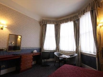 The Imperial 3*