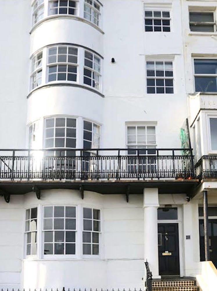 Apartment 1 Bedroom Seafront Apartment Channel View *