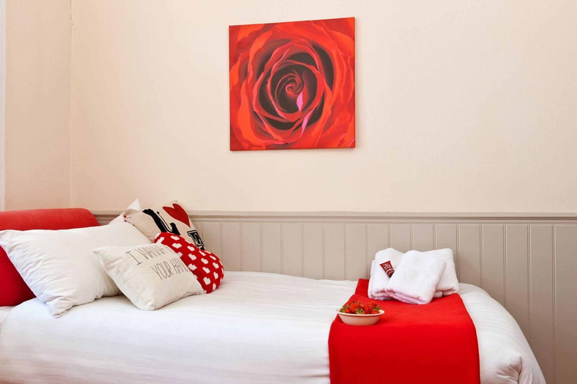 Strawberry Fields 3* Brighton