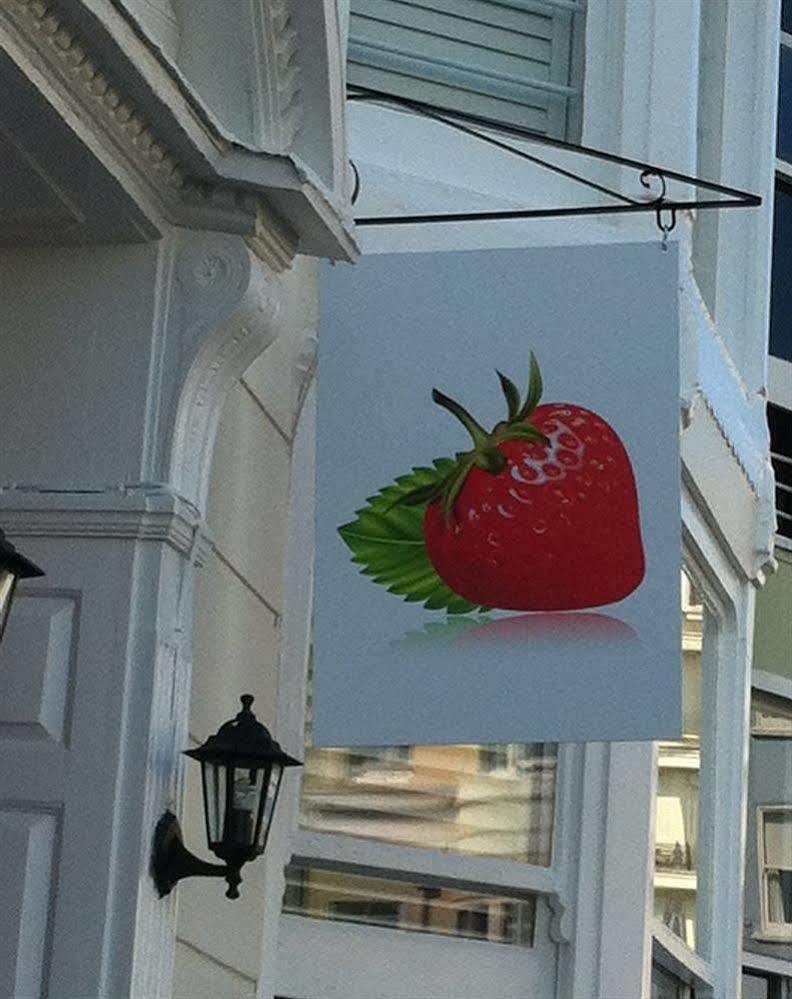 Guest house Strawberry Fields