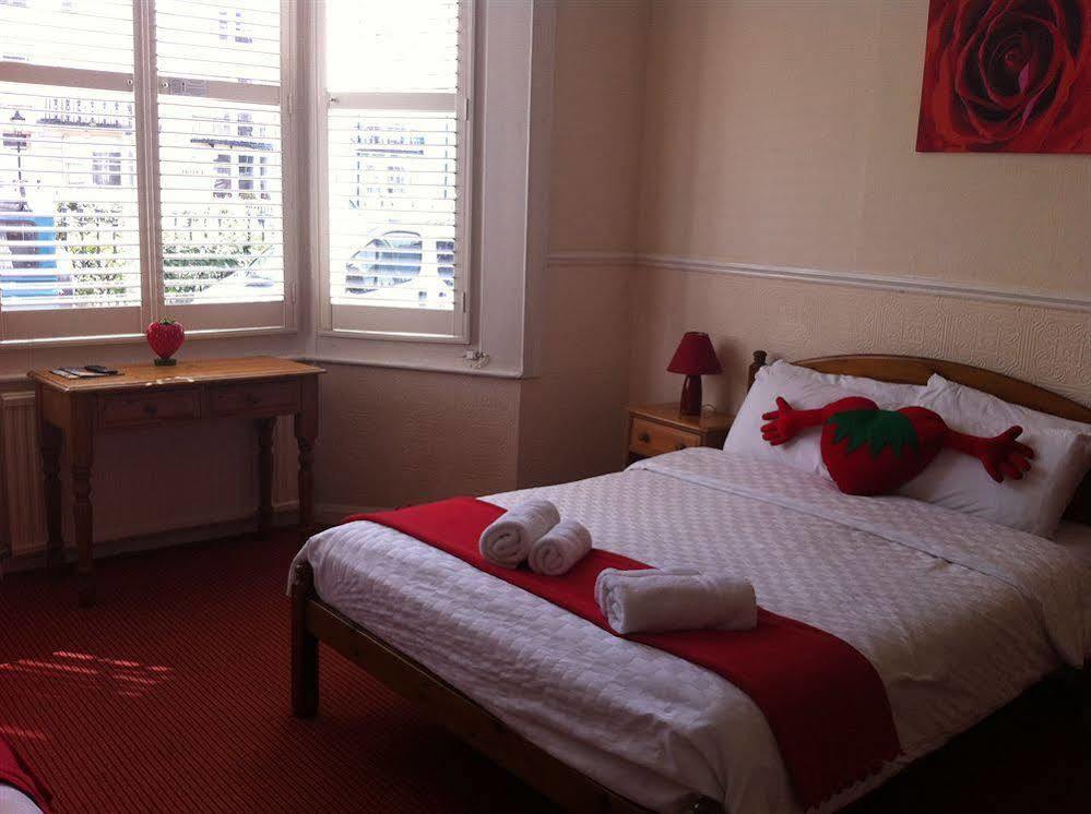Strawberry Fields 3* Brighton