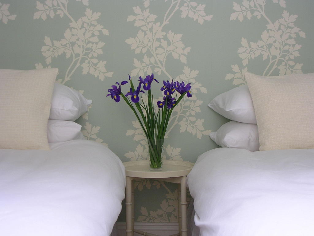 Whitburn Guest house 4*