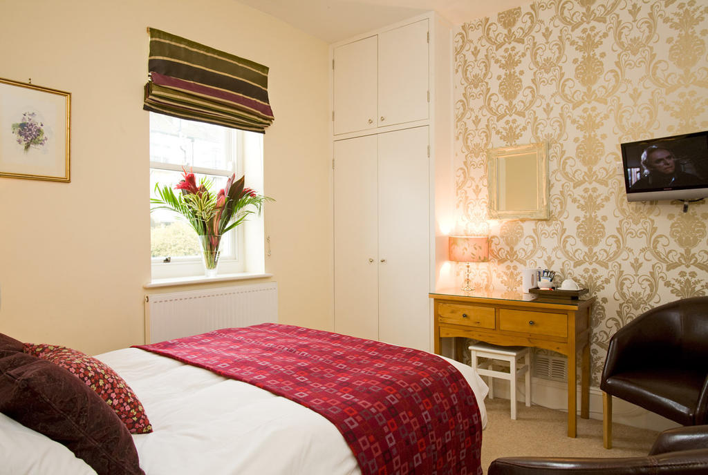 Whitburn 4* Brighton