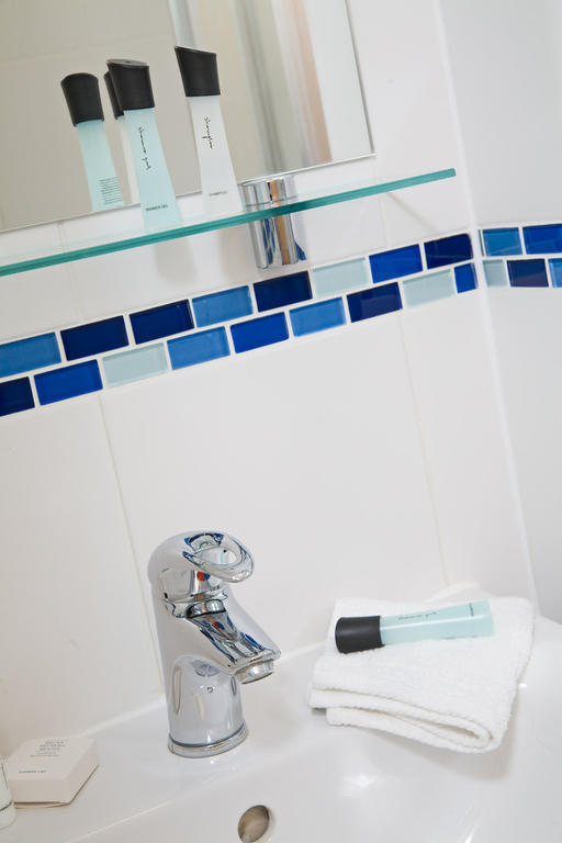 Whitburn 4* Brighton