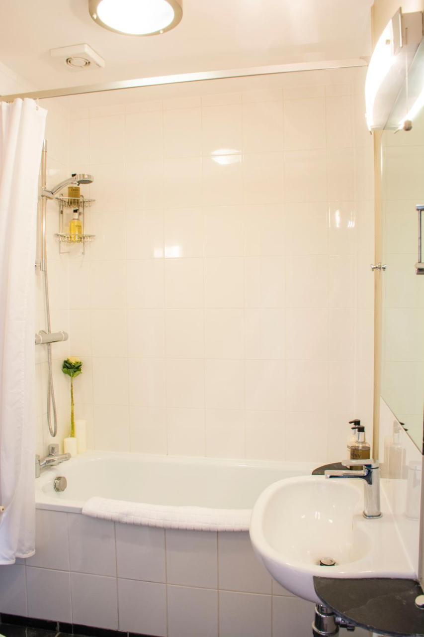 Amherst Guest house 3*