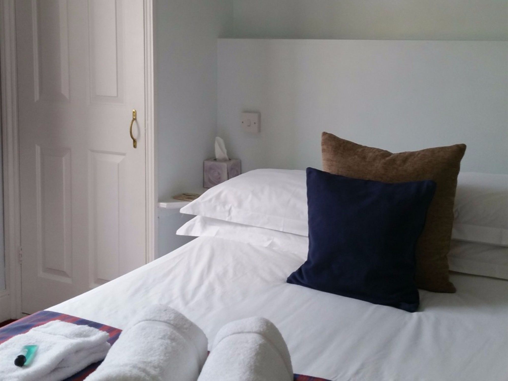 Cowards 3* Brighton