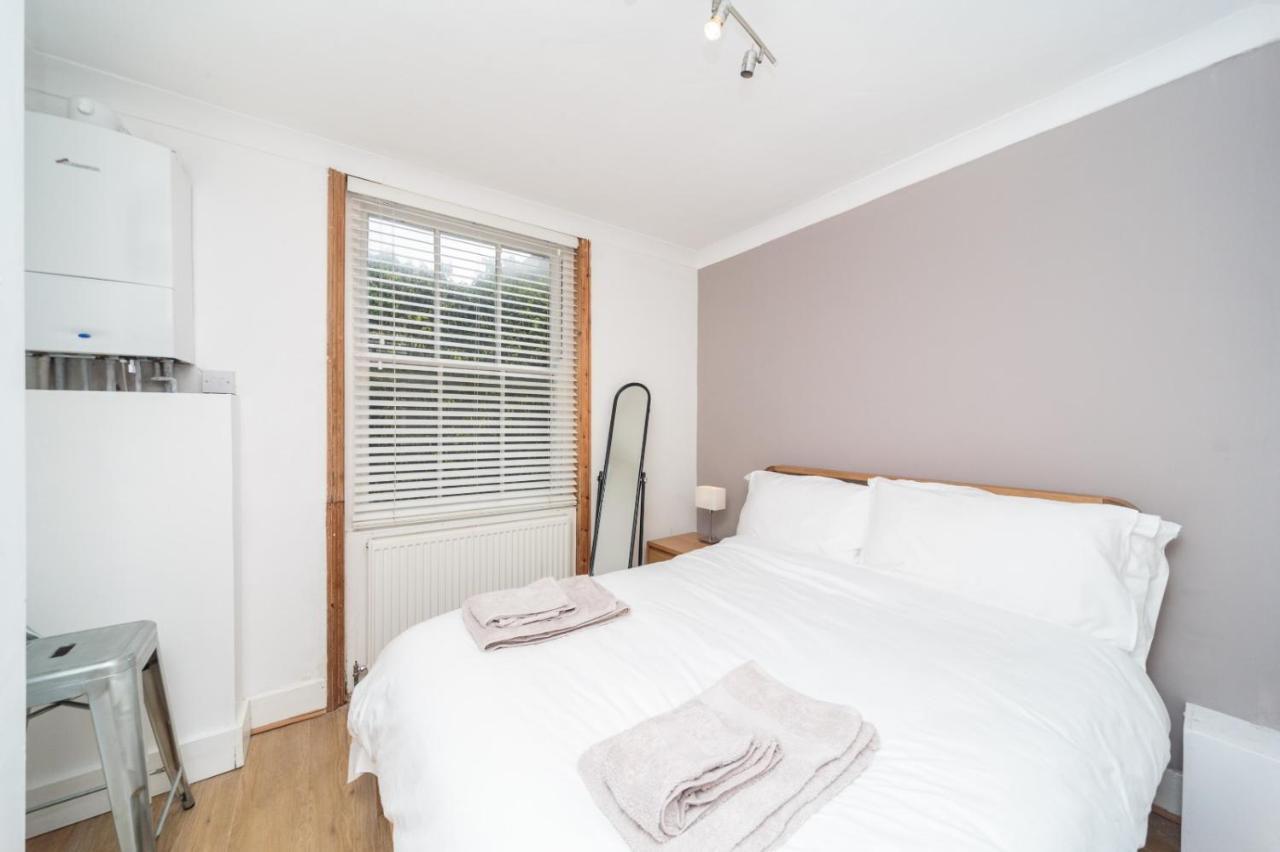 Apartment Vintage Victorian Town-house 250m From Beach Brighton