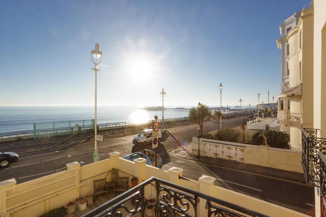 Sea-facing Art Deco Apartment Brighton