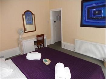 Happy Hotel 3*