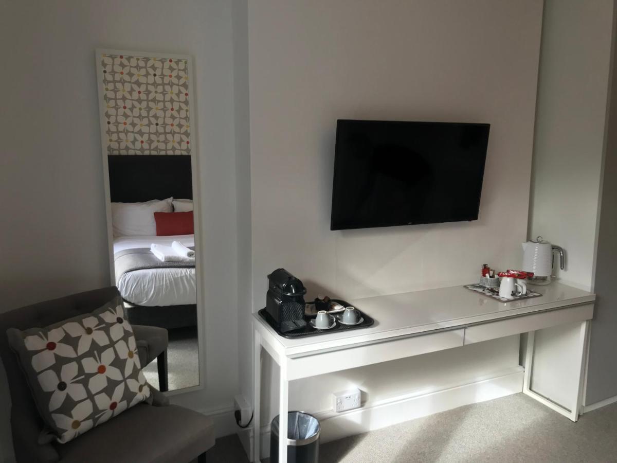 Guest house The White House 4*