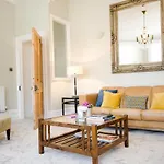 Seaview Mansion Apartment - Central Hove With Parking