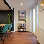 Stylish Upper Gardner Street - With Free Parking