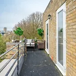 The Lanes Penthouse Apartment