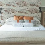 Upper Rock Rooms