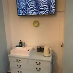 Cosy Regency Studio Apartment