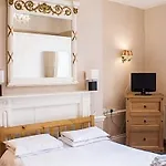 The Queensbury Hotel