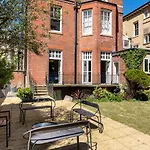 3 Bedroom Garden Apartment Opposite The Beach