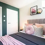 Light & Modern 2-Bed By The Beach - A Hidden Gem By Sharphaus Short Lets & Serviced Accommodation Management