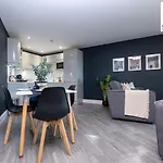 Cool & Comfy 2-Bed Between The City And The Beach By Sharphaus Short Lets & Serviced Accommodation Management