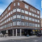 Sleek & Stylish 2-Bed In The Heart Of Brighton By Sharphaus Short Lets & Serviced Accommodation Management