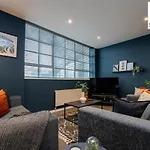 Sleek & Stylish 2-Bed In The Heart Of Brighton By Sharphaus Short Lets & Serviced Accommodation Management