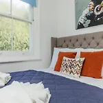 Modern Contemporary 2-Bedroom Flat