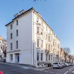 Beautiful Flat Perfect For A Seaside Break!