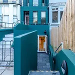 Narrow Studio By My Getaways