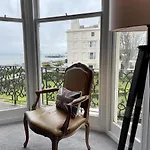 Regency Apartment - Marine Square By Crown Gardens Holiday Homes