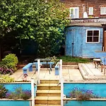 The Bee House Brighton. A Holiday Home By The Sea.