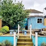 The Bee House Brighton. A Holiday Home By The Sea.