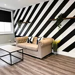 Flash Sale King Size Bed Super Central Flat Next To Seafront 1