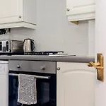 Flash Sale Free Parking I Next To Brighton Beach I 2 Bedroom Mews House