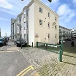 Golden Sunset House With Free Parking By My Getaways