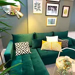 Brighton, Bn1, Short And Long Let, 3 Sleeps, 6 Mins Walk From Train Station